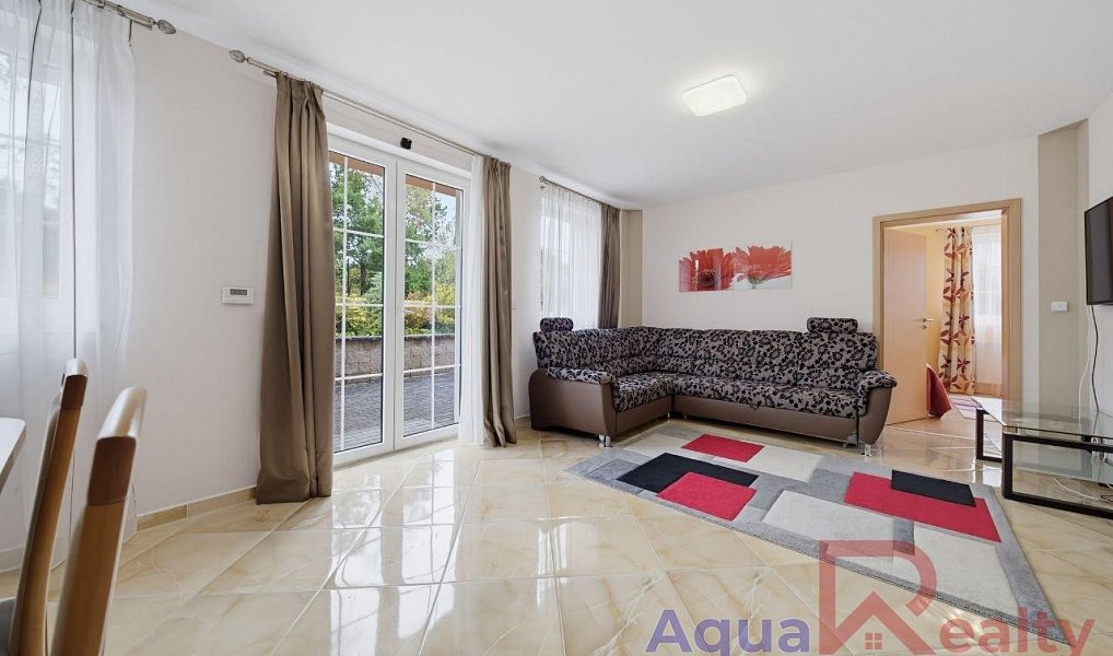 Prodej domu 206 m² s pozemkem 907 m², Nová Role – náhled fotky 5
