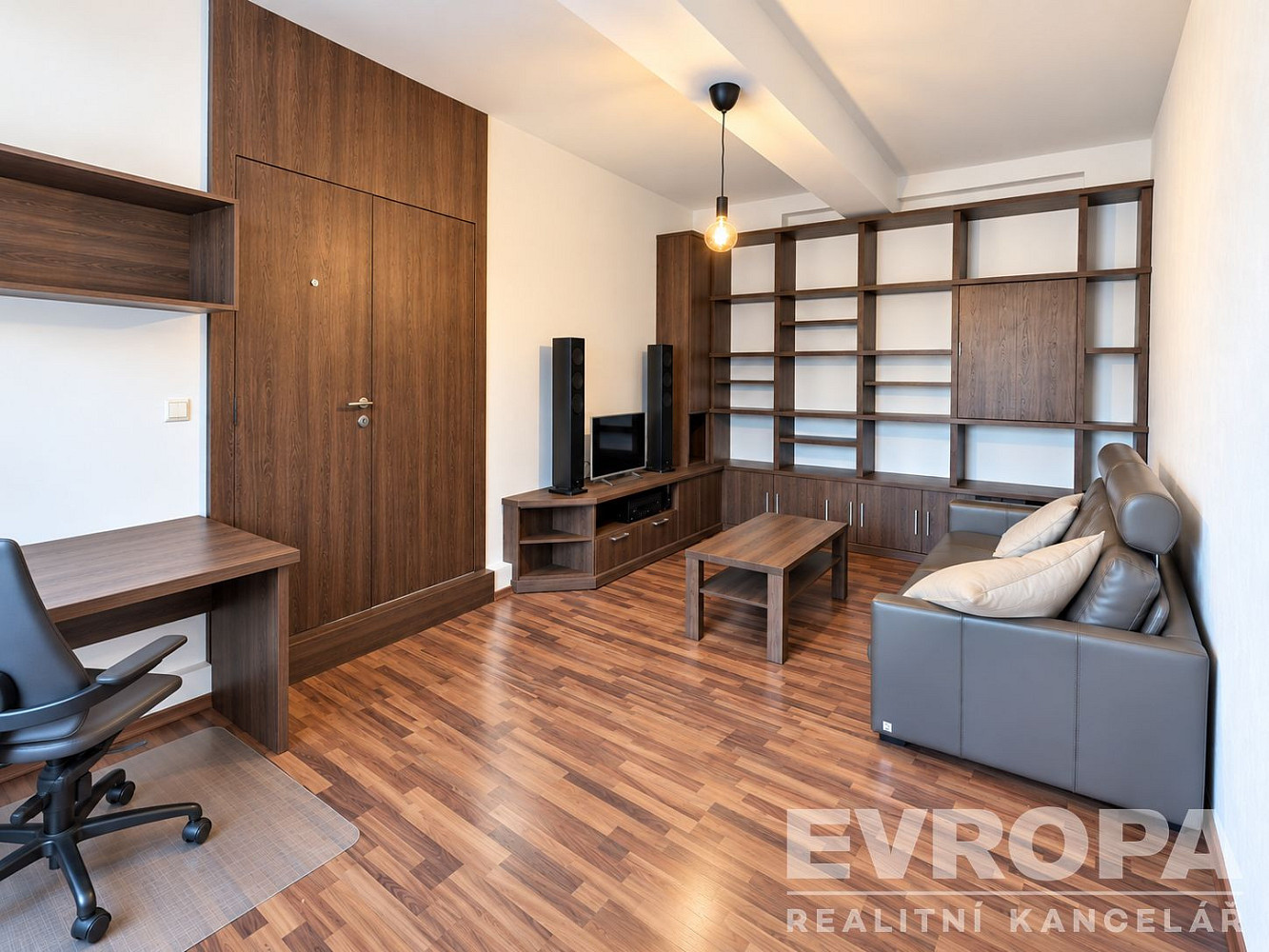 Pronájem bytu 2+1 58 m² – fotografie 3