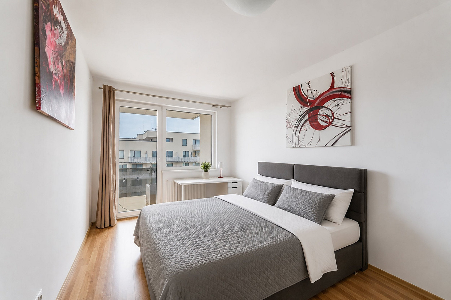 Prodej bytu 3+kk 99 m² – pohled 2