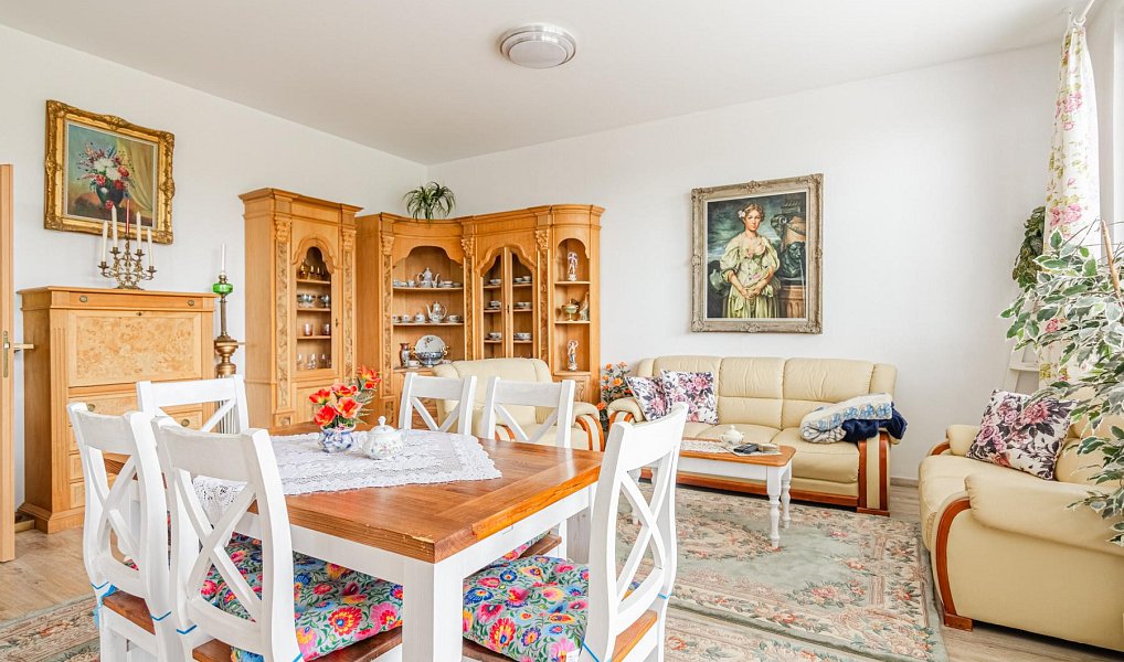 Prodej domu 358 m² s pozemkem 520 m², Slabce – náhled fotky 7
