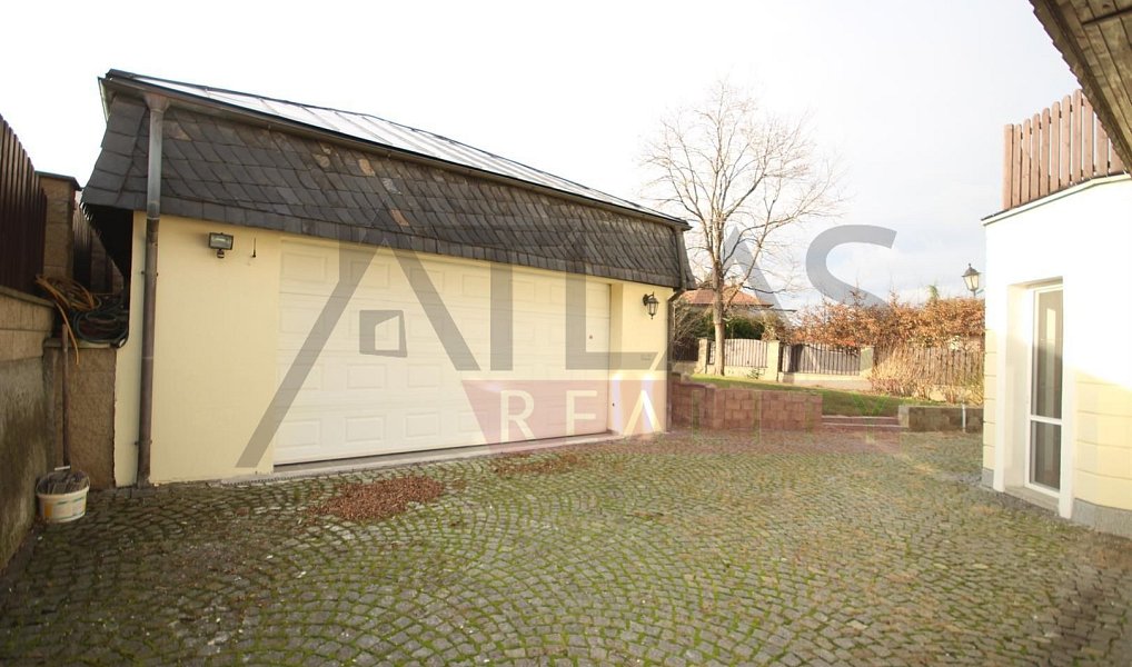 Pronájem domu 360 m² s pozemkem 860 m², Praha – náhled fotky 21