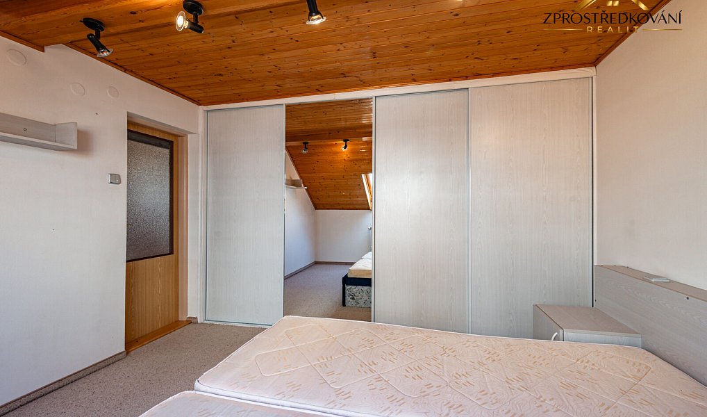 Prodej domu 259 m² s pozemkem 605 m², Kraslice – náhled fotky 22