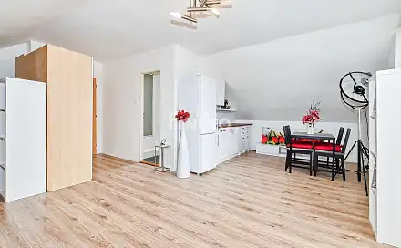Pronájem bytu 1+kk 35 m², K Habrovci, Strančice, okres Praha-východ