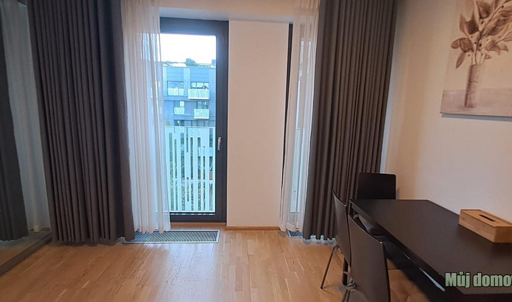Pronájem bytu 2+1 79 m², Praha – náhled fotky 3