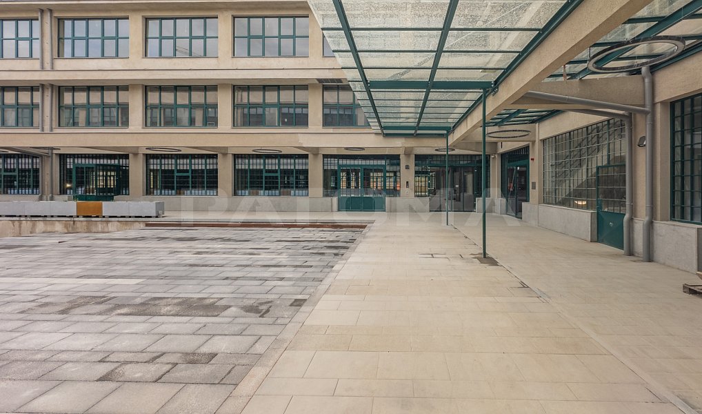 Pronájem obchodních prostor 586 m², Praha – fotka 1 z 17
