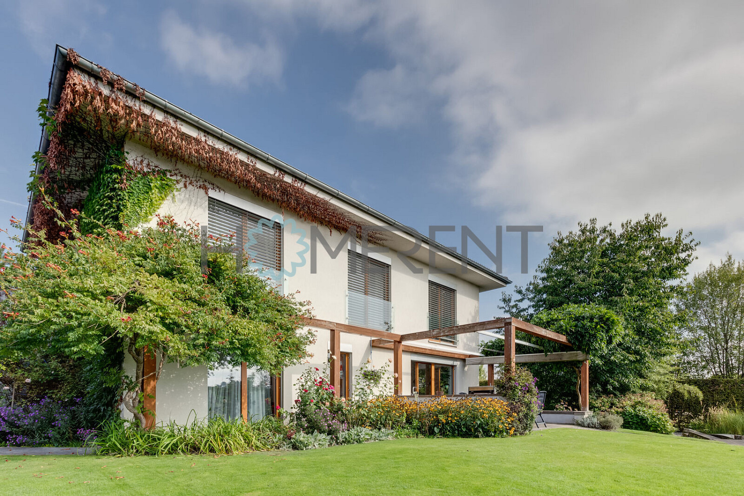 Pronájem domu 240 m² s pozemkem 1 200 m²