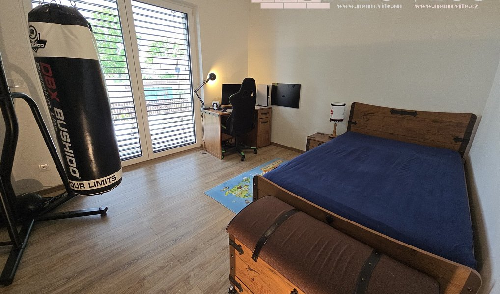 Prodej domu 157 m² s pozemkem 1 047 m², Sulice – náhled fotky 11
