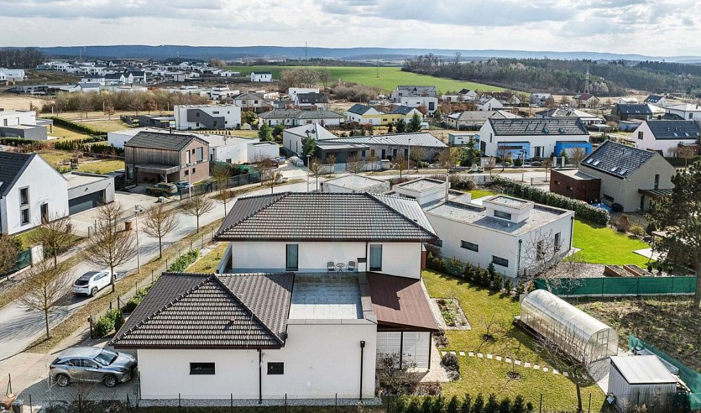 Prodej domu 244 m² s pozemkem 972 m², Vysoký Újezd – náhled fotky 39
