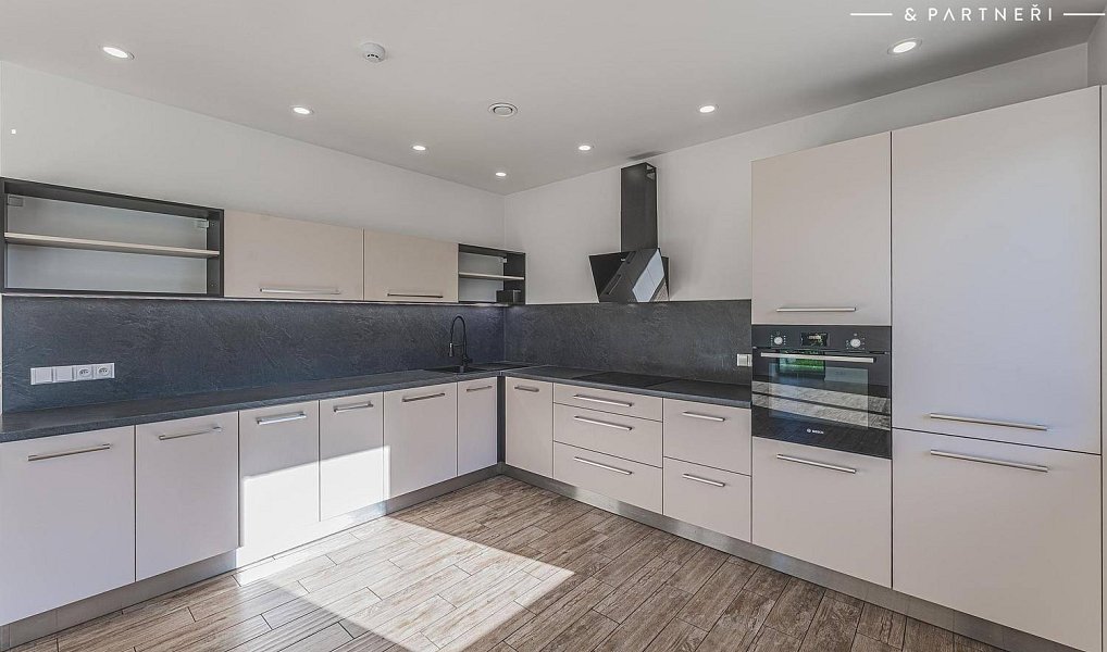Prodej domu 150 m² s pozemkem 213 m², Dříteč – náhled fotky 3