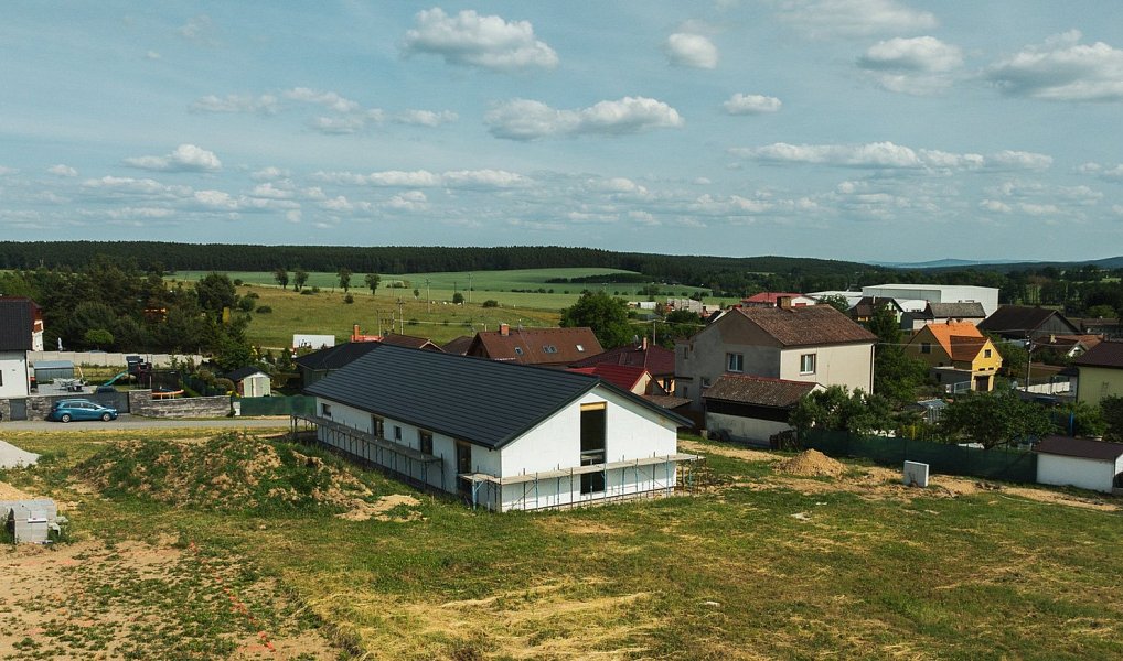 Prodej domu 191 m² s pozemkem 762 m², Loza – náhled fotky 8