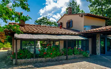 Prodej domu 150 m² s pozemkem 10 000 m², Chianni, Toskánsko, Itálie