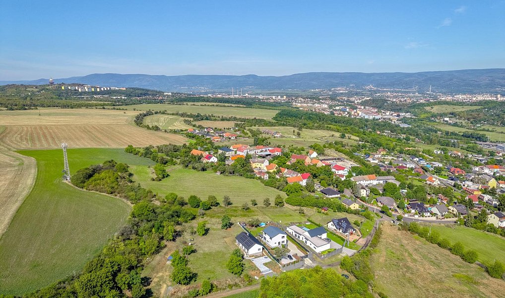 Prodej stavebního pozemku 3 240 m², Bystřany – náhled fotky 12