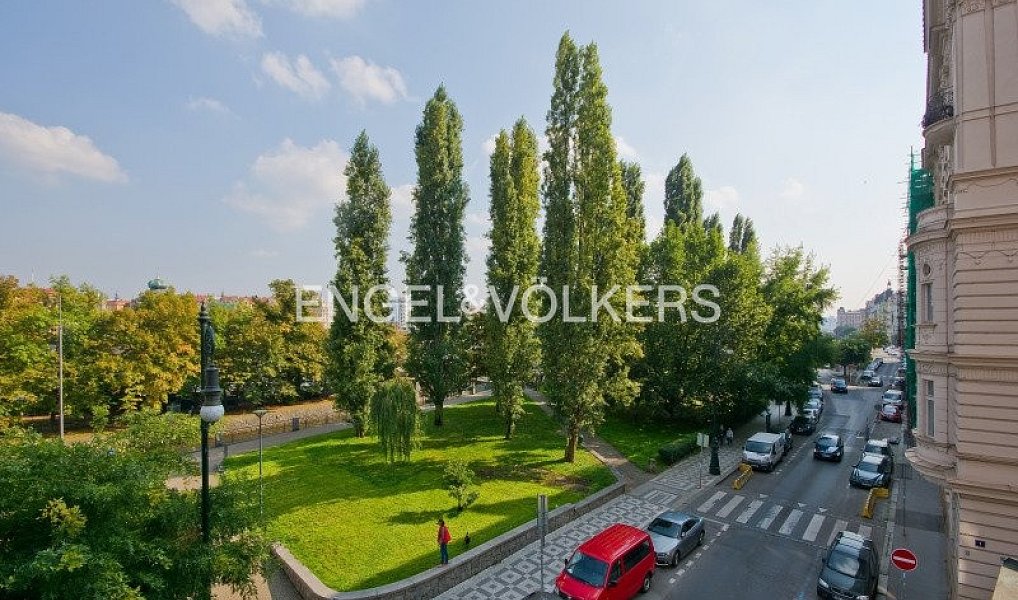 Pronájem bytu 5+1 193 m², Praha – náhled fotky 13