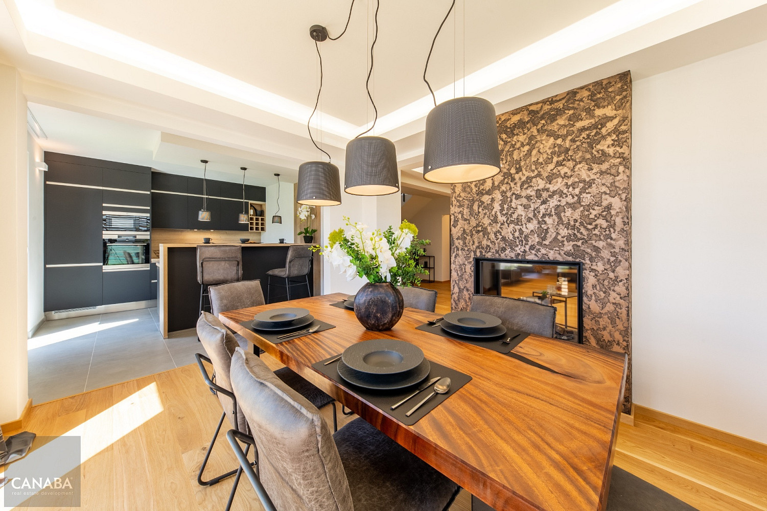 Prodej domu 200 m² s pozemkem 1 m² – další
