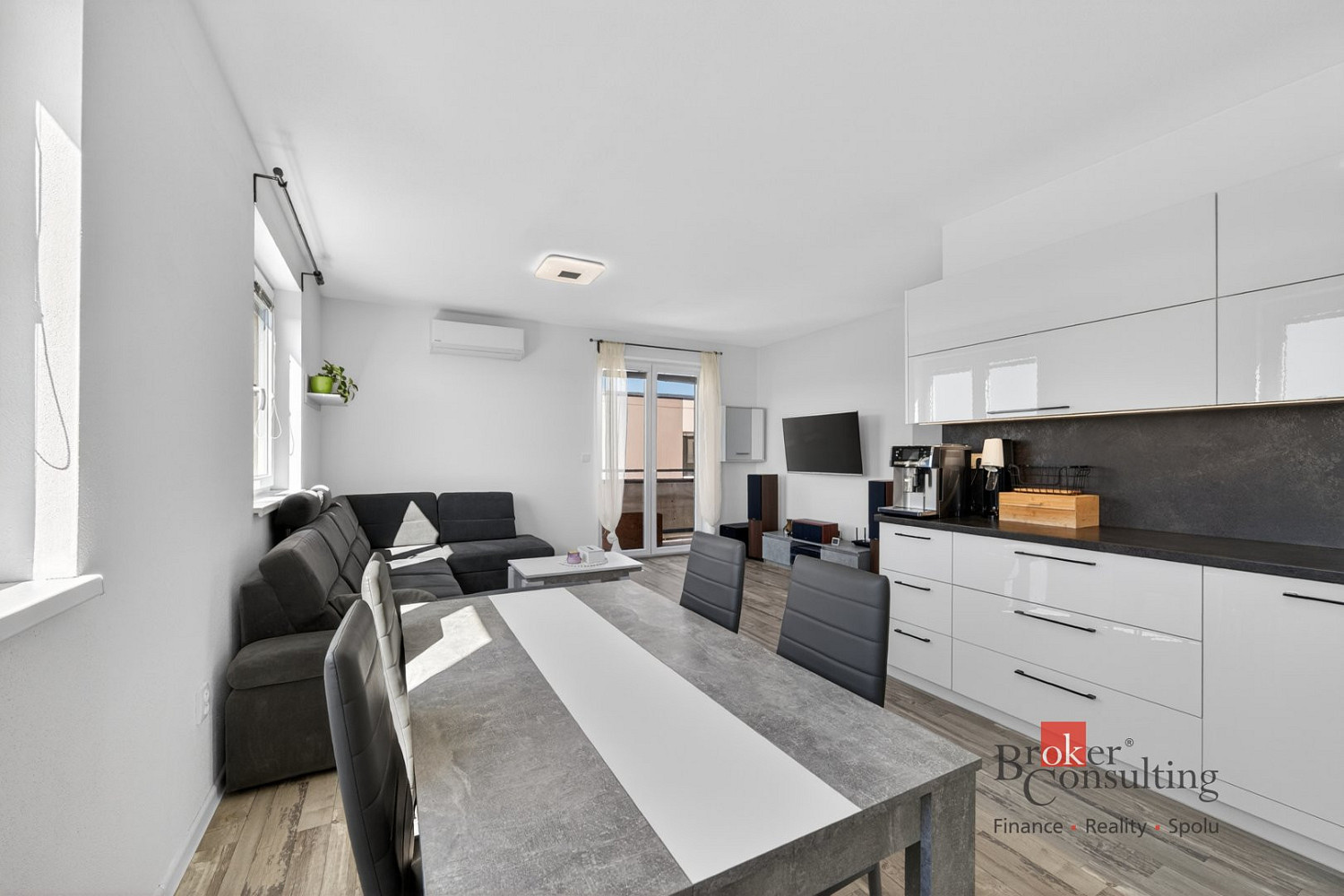 Prodej bytu 4+kk 80 m² – fotografie 4