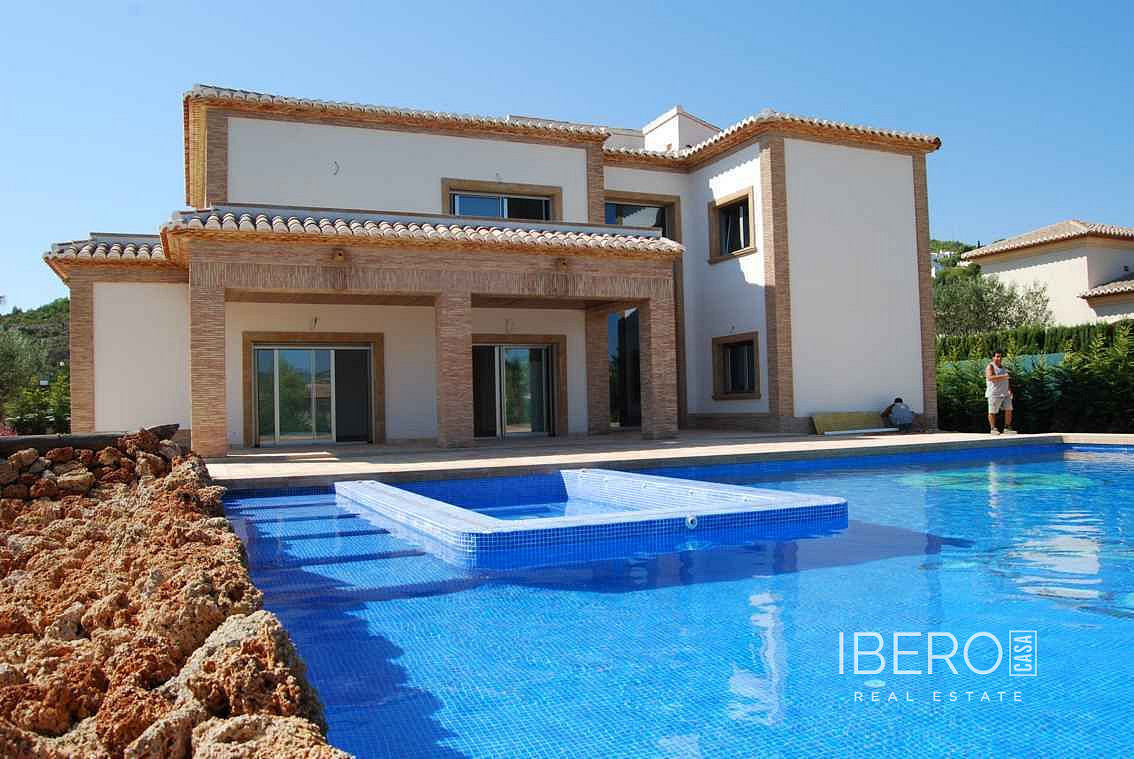Prodej domu 266 m² s pozemkem 1 266 m²