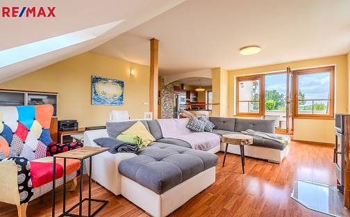 Prodej bytu 5+1 145 m², Jindřichův Hradec - Dolní Skrýchov