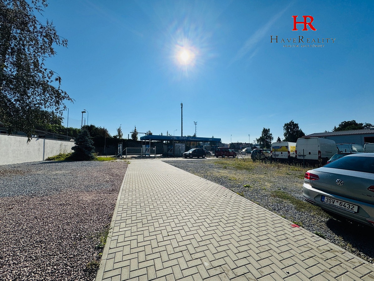 Pronájem venkovního parkovacího stání pro automobil, Benešov.