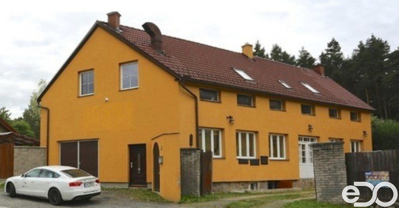 Pronájem kanceláře 300 m²