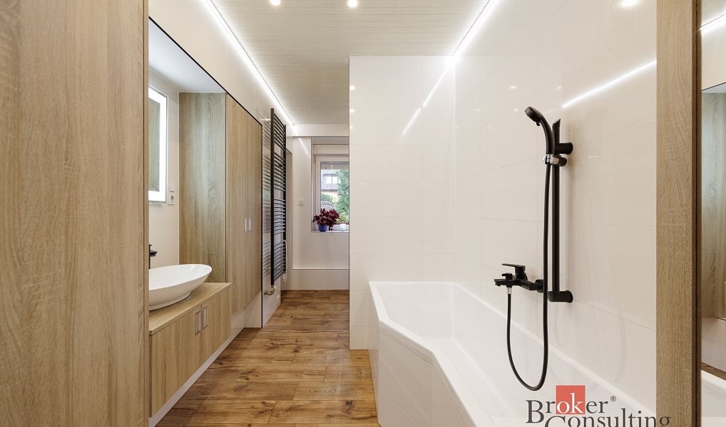 Prodej domu 286 m² s pozemkem 868 m², Žatec – náhled fotky 23