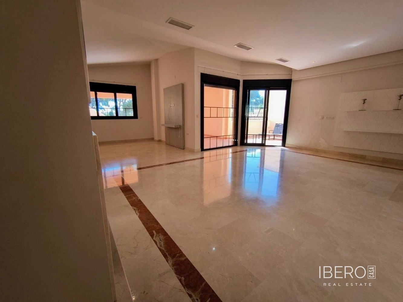Piso 4+kk – Marbella, Nueva Andalucía - Vista 5