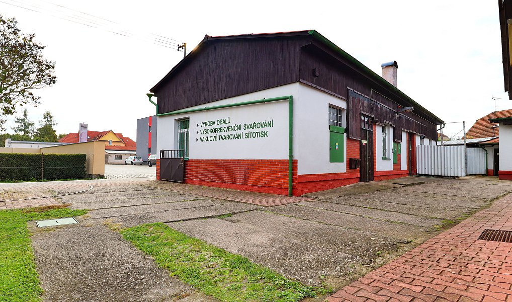 Pronájem výrobních prostor 317 m², Holice – náhled fotky 2