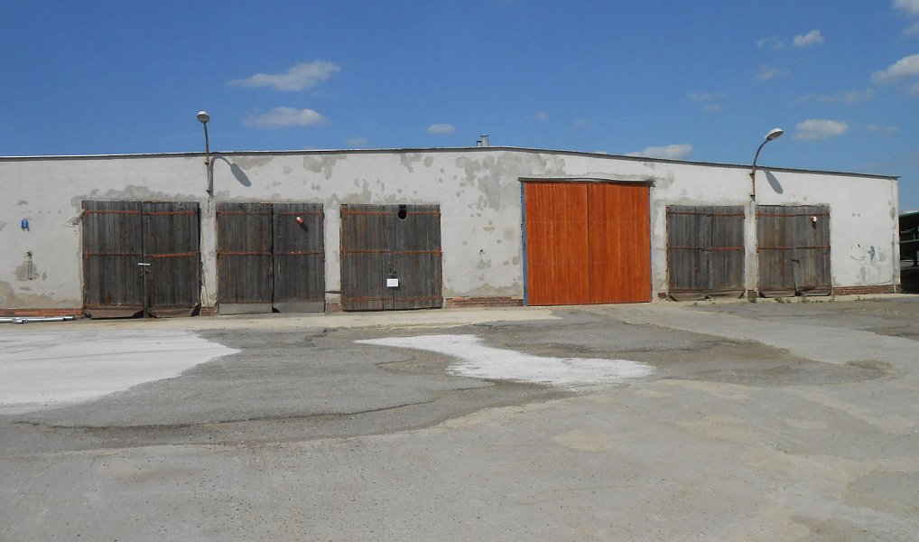 Pronájem výrobních prostor 2 100 m², Měnín – náhled fotky 4