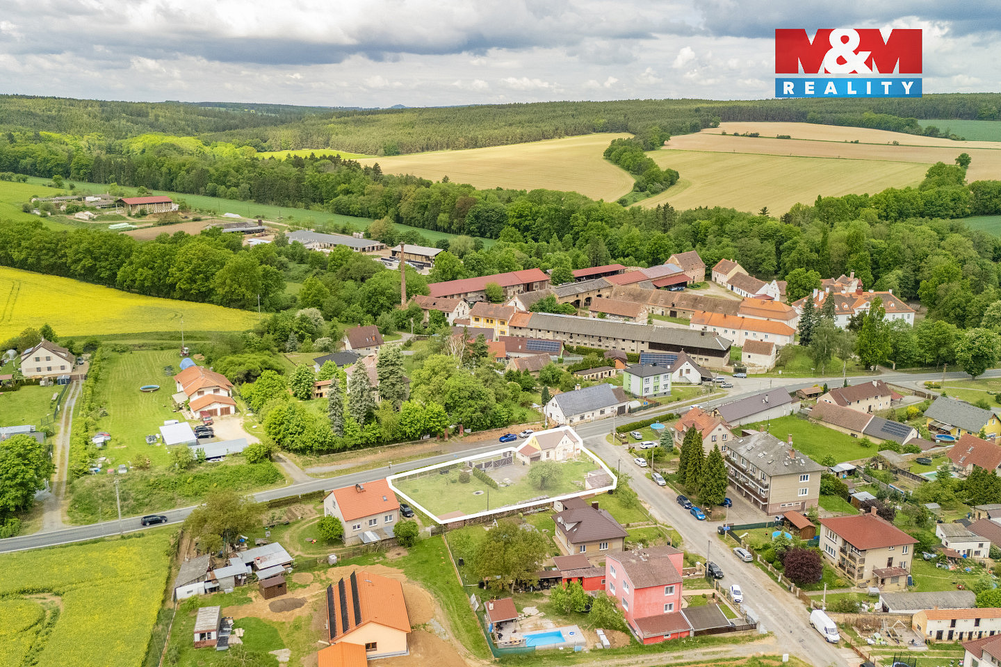 Prodej stavebního pozemku 1 281 m² - More