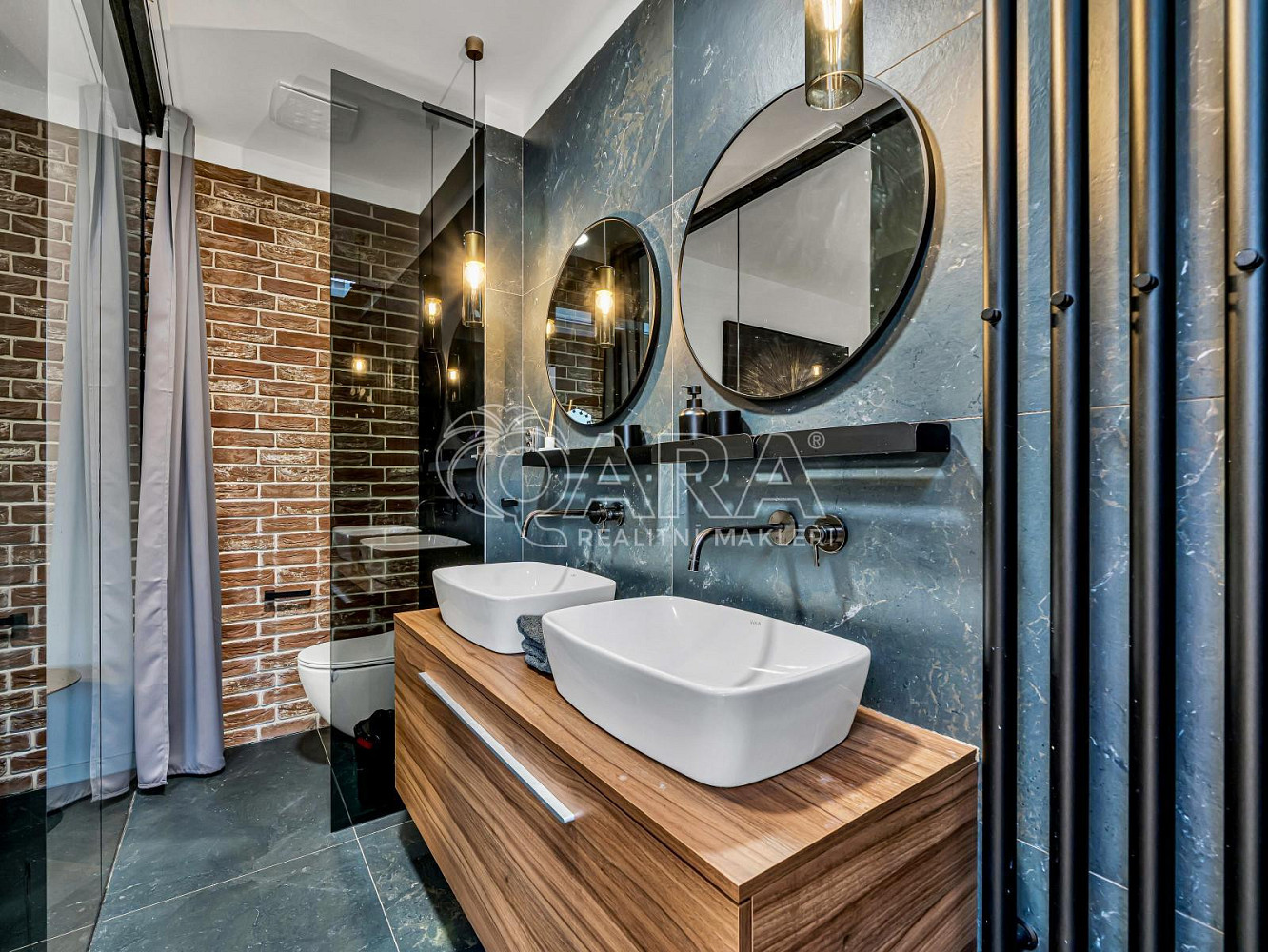 Pronájem bytu 4+kk 120 m² – fotografie 2