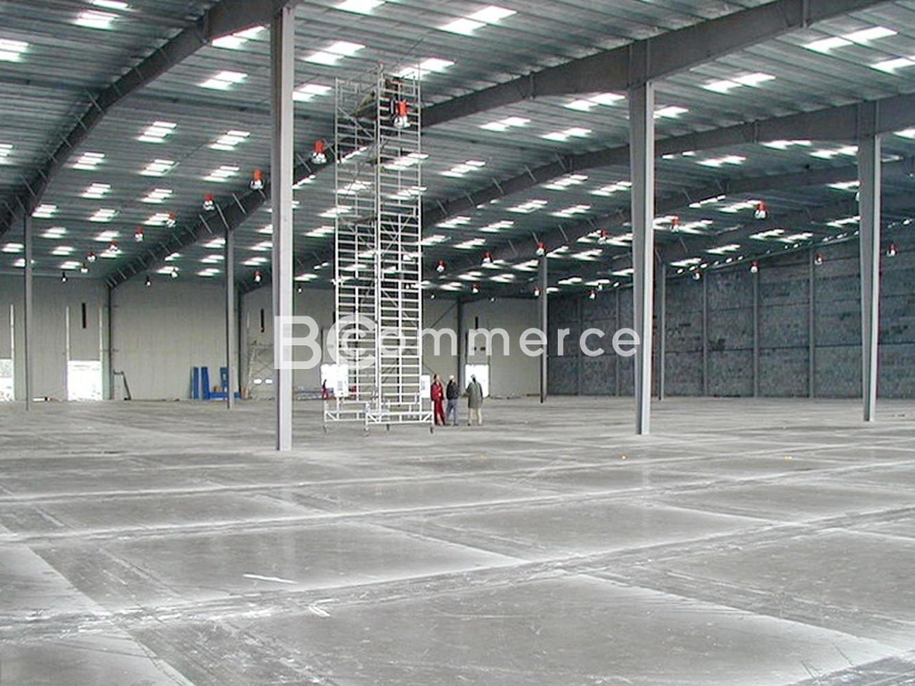 Pronájem skladovacích prostor 2 304 m²