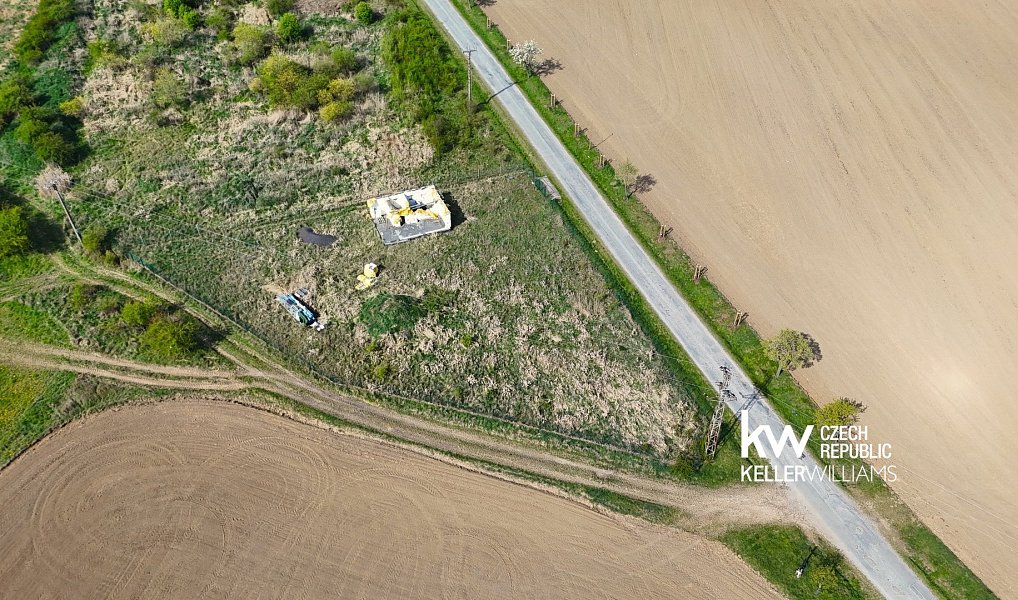 Prodej zahrady 1 652 m², Suchomasty – náhled fotky 9