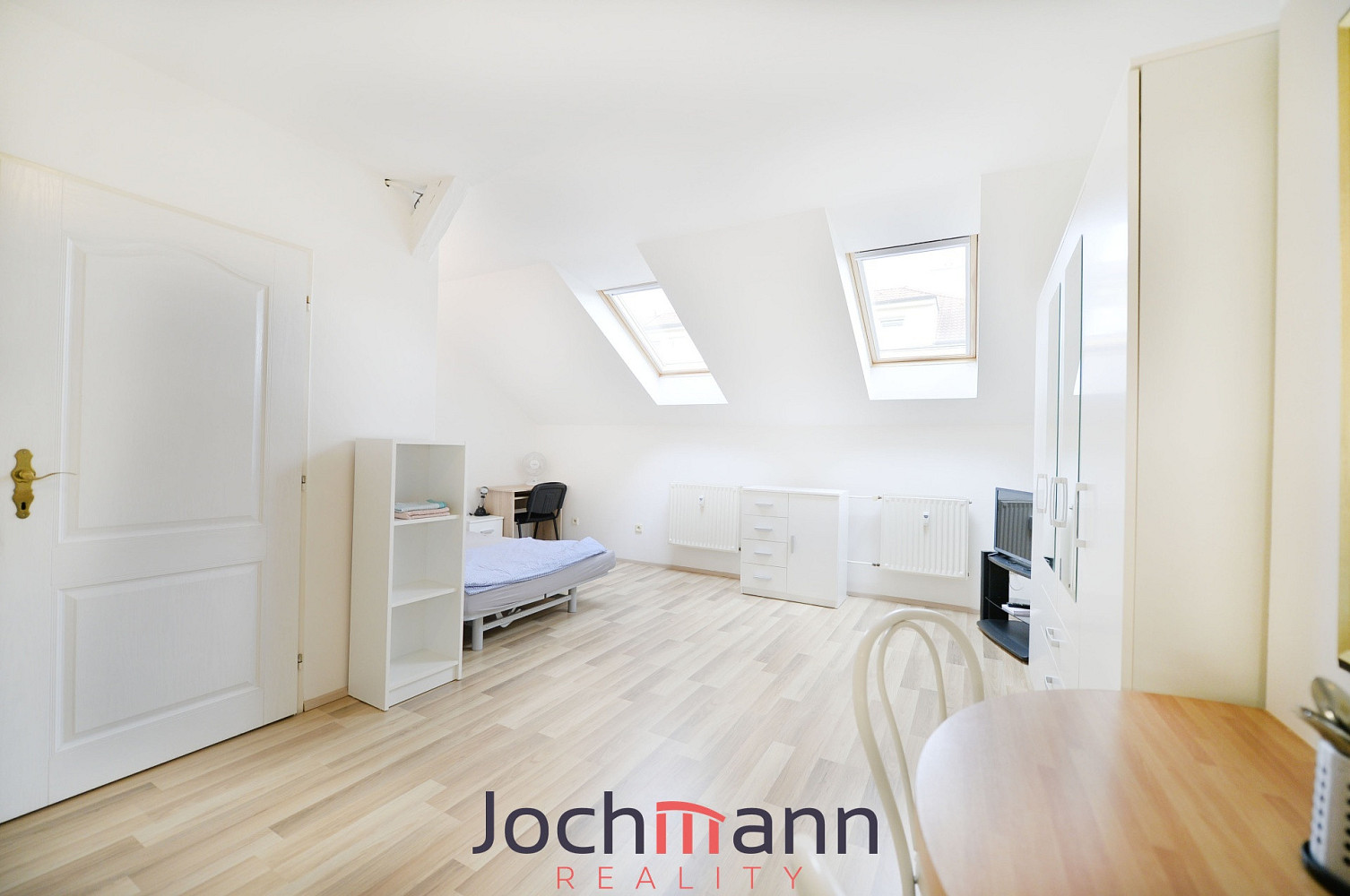 Pronájem bytu 1+kk 34 m² — photo 2