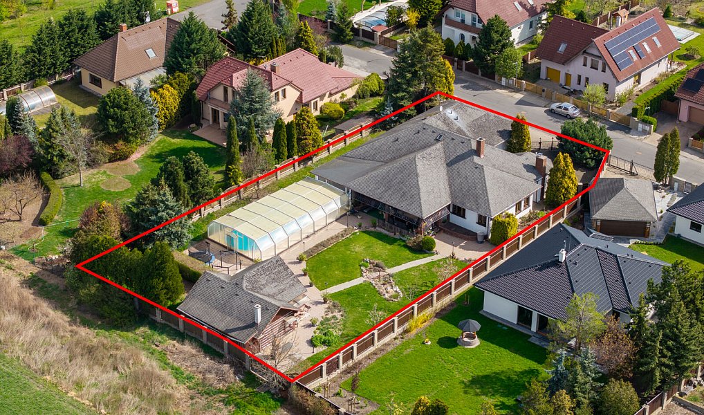 Prodej domu 217 m² s pozemkem 1 818 m², Louny – náhled fotky 4