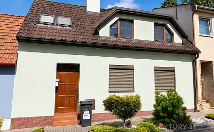 Pronájem domu 140 m² s pozemkem 250 m², Hliník, Brno - Slatina