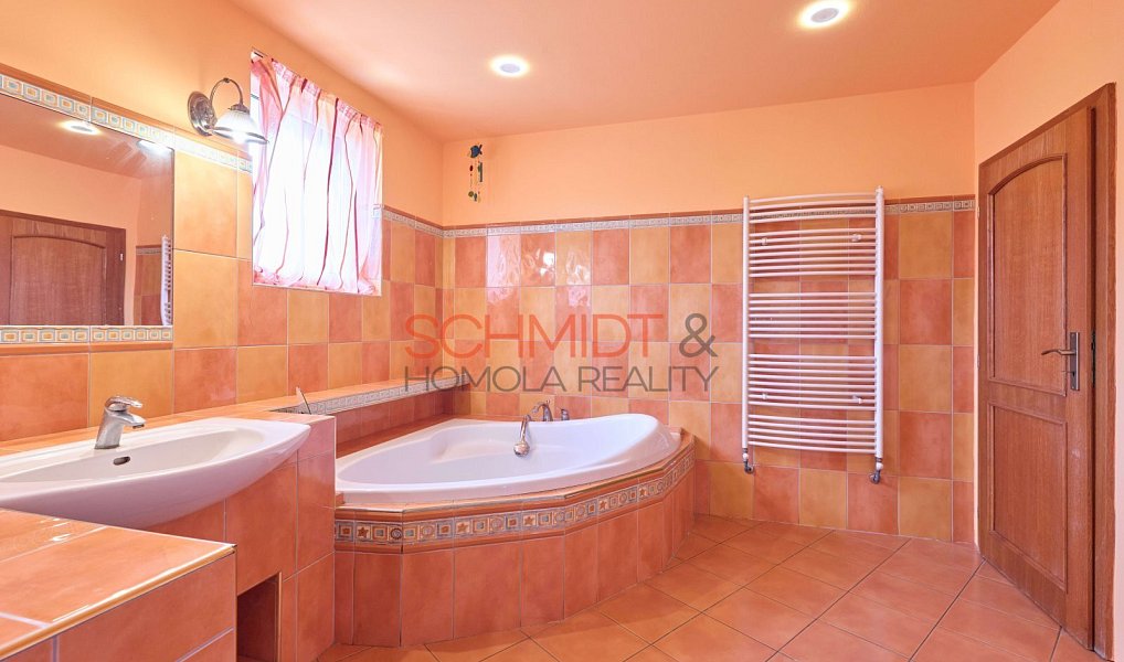 Prodej domu 437 m² s pozemkem 1 807 m², Hustopeče – náhled fotky 14