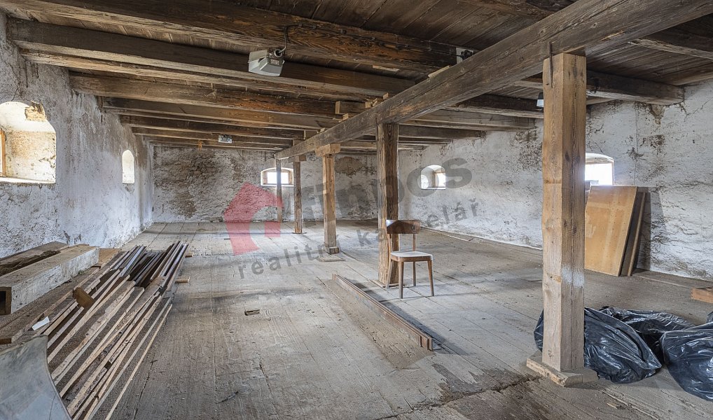 Prodej domu 256 m² s pozemkem 147 m², Louňovice pod Blaníkem – náhled fotky 8