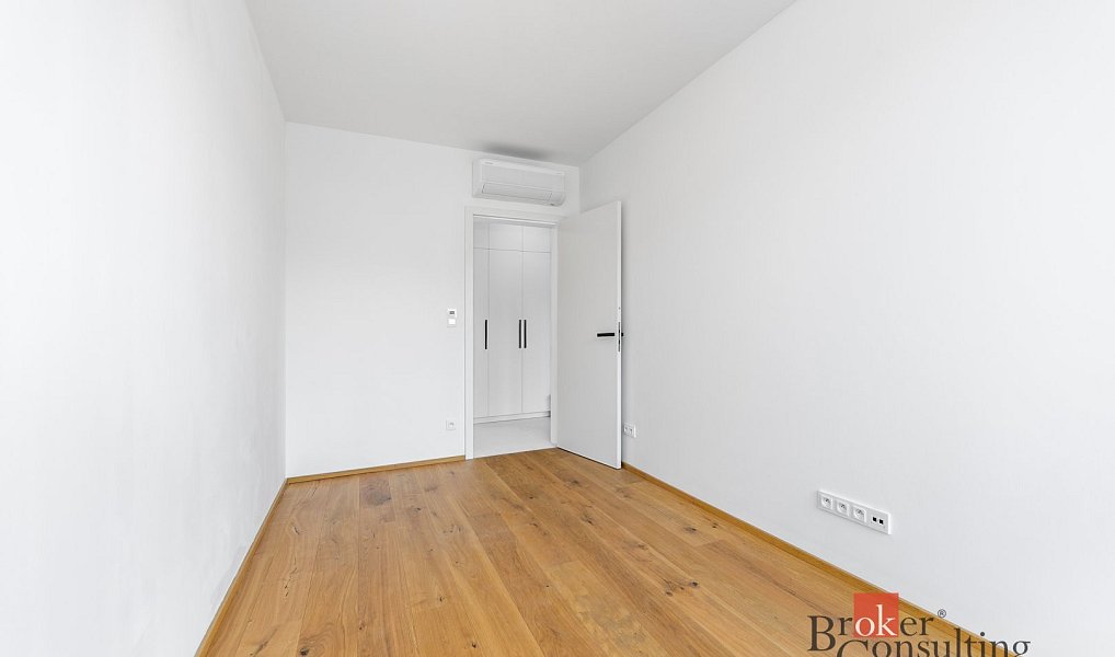 Pronájem bytu 3+kk 73 m², Praha – náhled fotky 9