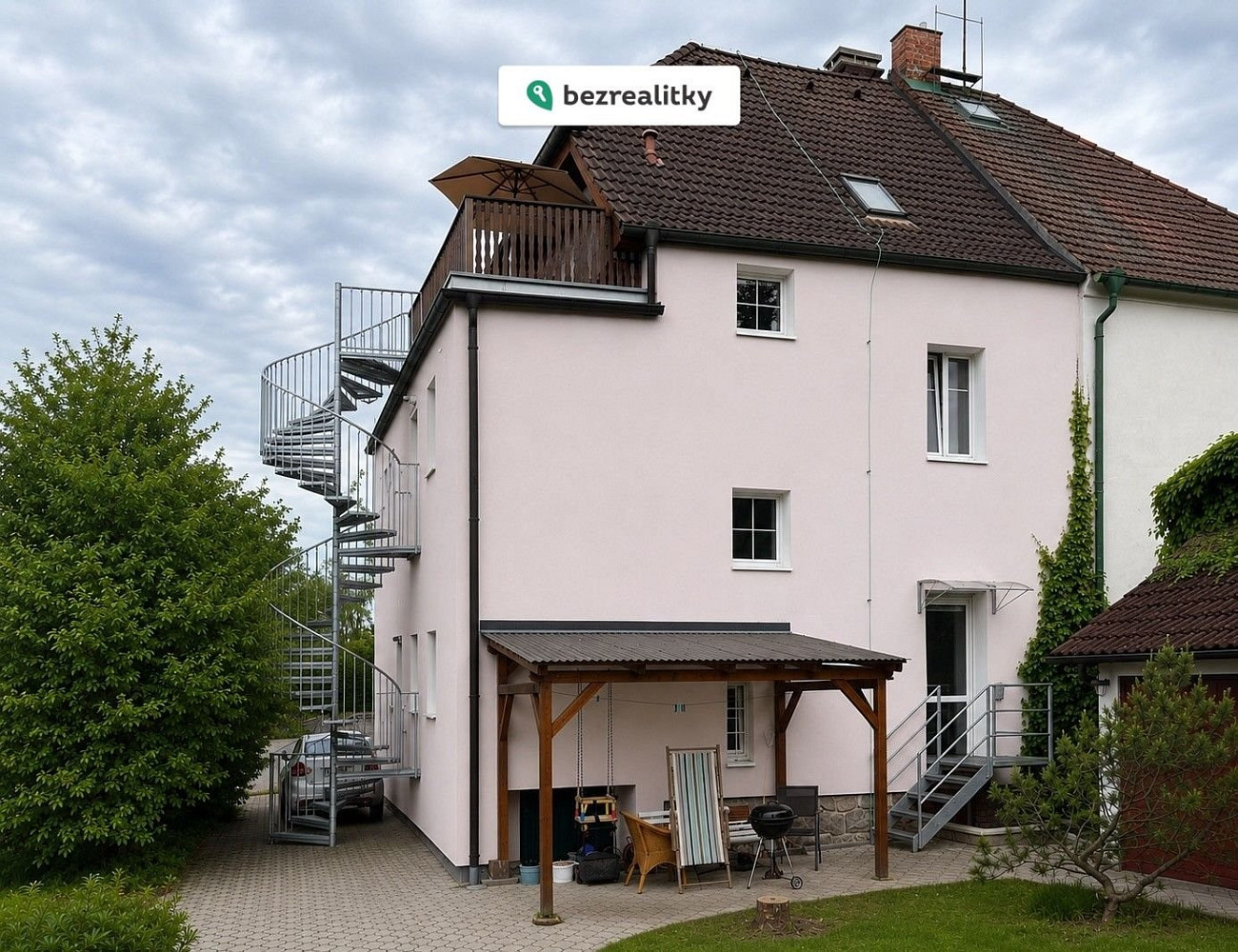 Prodej domu 270 m² s pozemkem 433 m²