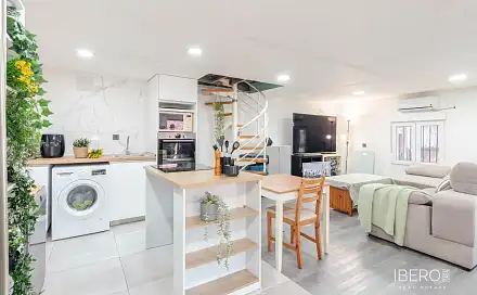 Prodej domu 138 m² s pozemkem 138 m², Mieres, Španělsko