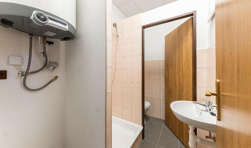 Prodej obchodních prostor 69 m², Přelouč – náhled fotky 20