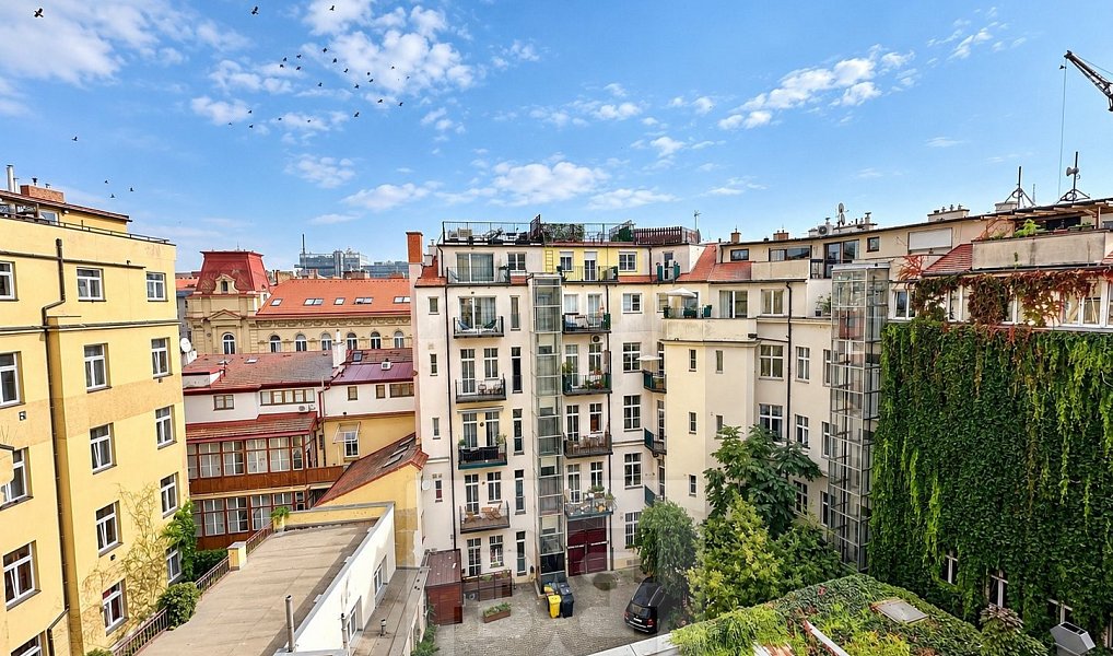 Pronájem bytu 2+kk 72 m², Praha – náhled fotky 2