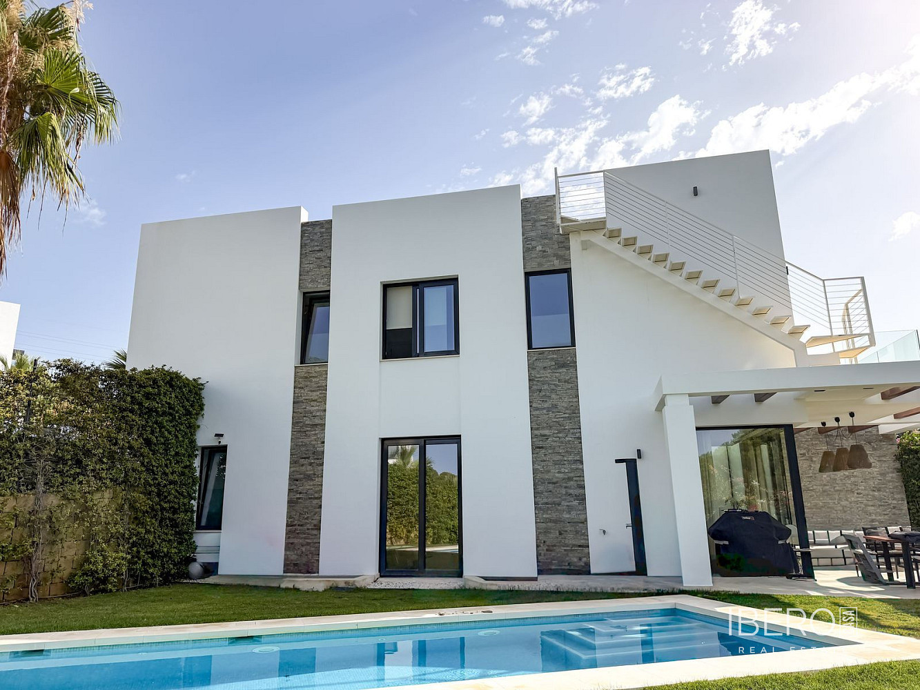 Prodej domu 299 m² s pozemkem 415 m²