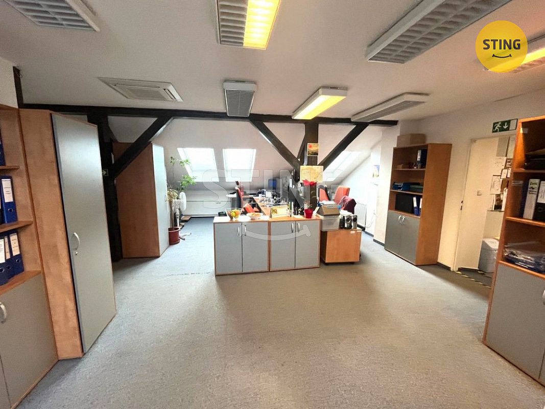 Pronájem kanceláře 280 m² — photo 4
