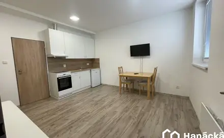 Pronájem bytu 1+kk 23 m², Nádražní, Bystřice pod Hostýnem, okres Kroměříž