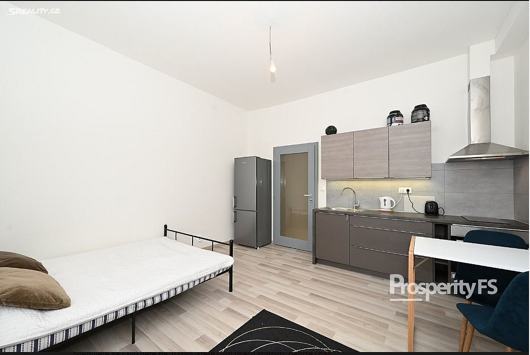 Pronájem bytu 1+kk 27 m² — photo 2