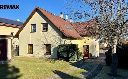 Prodej domu 220 m² s pozemkem 1 093 m², Cholossiova, Pelhřimov