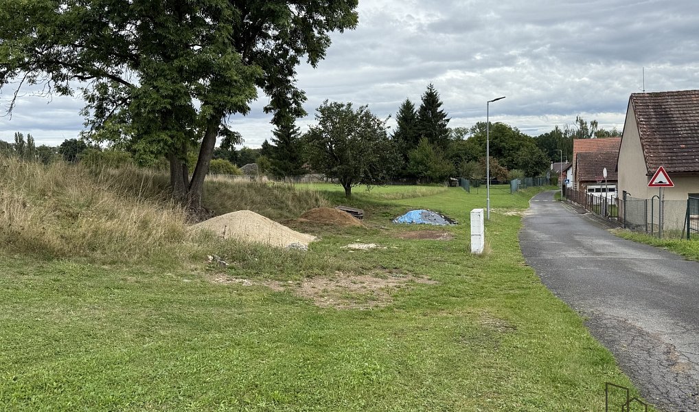 Prodej pozemku 810 m², Nestrašovice – náhled fotky 10
