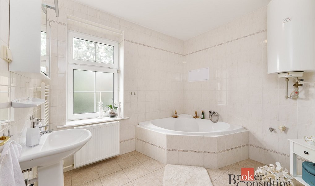 Prodej domu 1 000 m² s pozemkem 2 969 m², Hostivice – náhled fotky 14