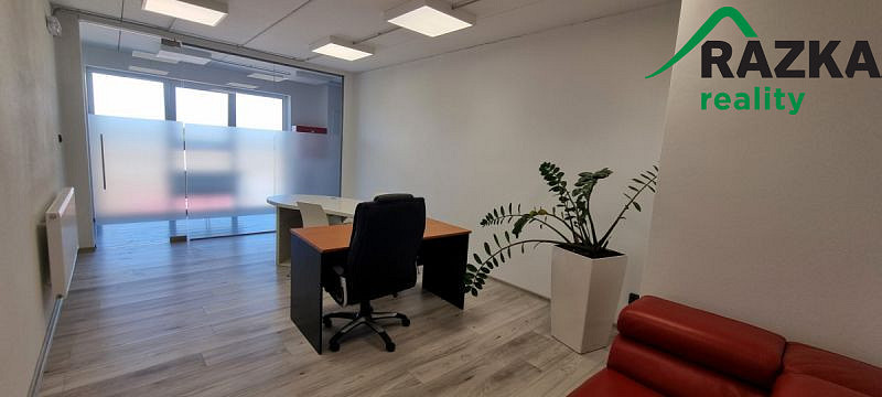 Pronájem výrobních prostor 4 640 m² – fotografie 3