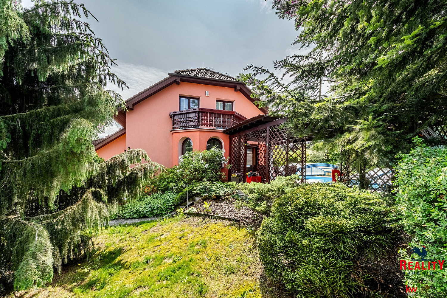 Prodej domu 313 m² s pozemkem 1 106 m² – fotografie 3
